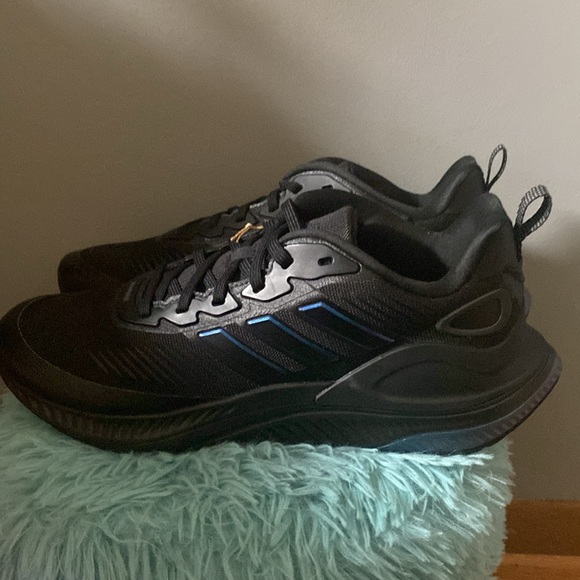 BRAND NEW MENS ADIDAS SHOES SIZE 10! NWT! SMOKE FREE HOME! NO BOX! - Picture 6 of 6